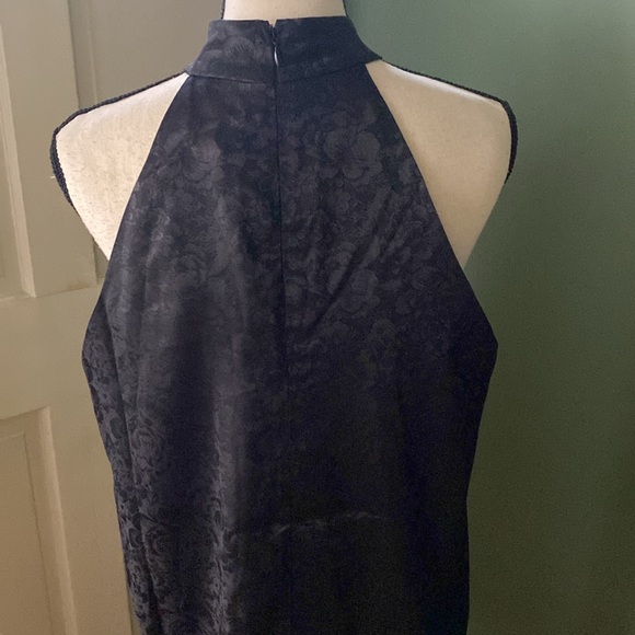 New WAYF Women’s Black lil halter dress feathered hem, Size M - Picture 6 of 8